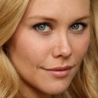 Amanda Baker Desnuda