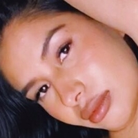 April Santos Desnuda