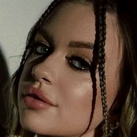 brilliant.cat Desnuda