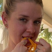 Calla Suicide Desnuda