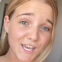 Darcy B Desnuda