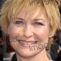 Dee Wallace-Stone Desnuda