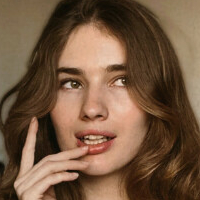HELENA Scrtwpn Desnuda
