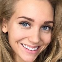 Kristina Asmus Desnuda