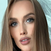 Luxury Girl Desnuda