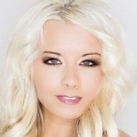 Mia Julia Brückner Desnuda