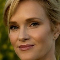 Nicholle Tom Desnuda
