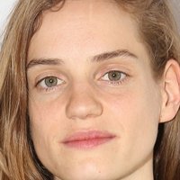 Noémie Schmidt Desnuda