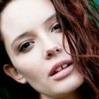 Olwen Catherine Kelly Desnuda