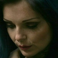 riaesuicide Desnuda