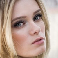 Sara Paxton Desnuda
