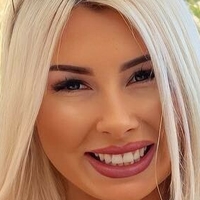 Sophie Louise Desnuda