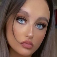 Sophie Squirts Desnuda